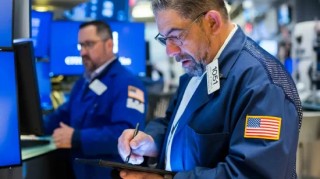 收盘：美股收跌道指跌390点 关税不确定性令股指承压