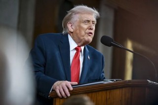 美国公布美军伤亡：7死140伤！泽连斯基：乌方向中东派出军事人员和无人机专家组！美以发动“最猛烈空袭”