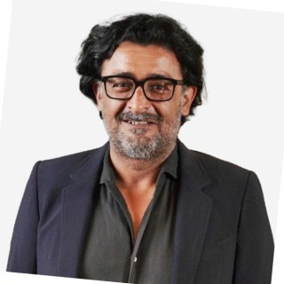 “印度电诈”就离谱！整整八年，AI全靠人、收入全靠刷，微软纳德拉被老乡“杀猪盘”了