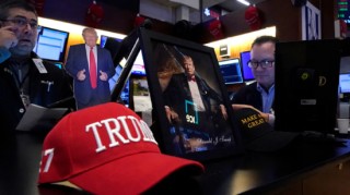 随着美债和美元下跌，投资者对美国资产外流的担忧日益加剧