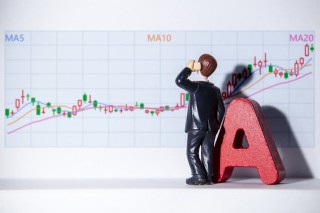 股票盈利的关键因素是什么？这种因素对投资收益有哪些影响？