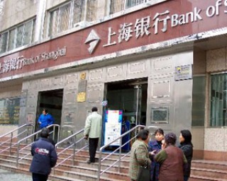 银行理财产品的投资门槛为何会不断调整？