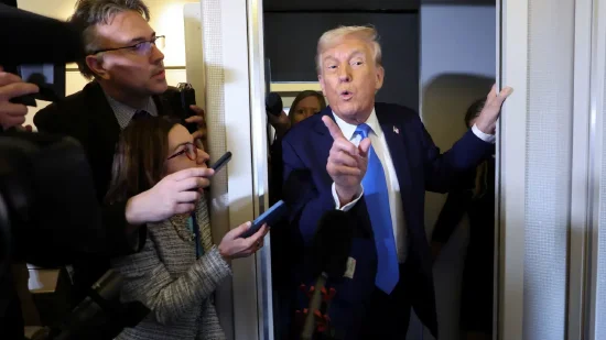 调查称美国第一季度GDP将仅增长0.3% 特朗普关税引发滞胀  第1张