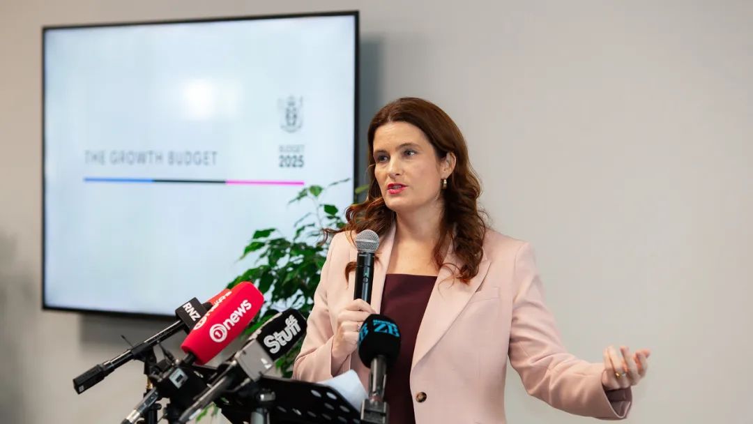 纽币NZDUSD正面硬刚全球宏观炸弹：新西兰预算案护航VS美联储冷水  第2张