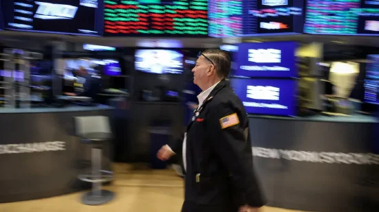 午盘:美股涨跌不一 纳指与标普指数转跌 第1张 午盘:美股涨跌不一 纳指与标普指数转跌 第1张