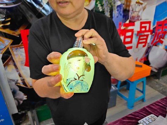 她数度哽咽,想让唐山骨质瓷再放光华! 第2张 她数度哽咽,想让唐山骨质瓷再放光华! 第2张