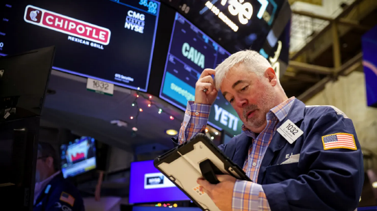 美国GDP数据表现强劲,投资者权衡利率路径,10年期美债收益率下行 第1张 美国GDP数据表现强劲,投资者权衡利率路径,10年期美债收益率下行 第1张