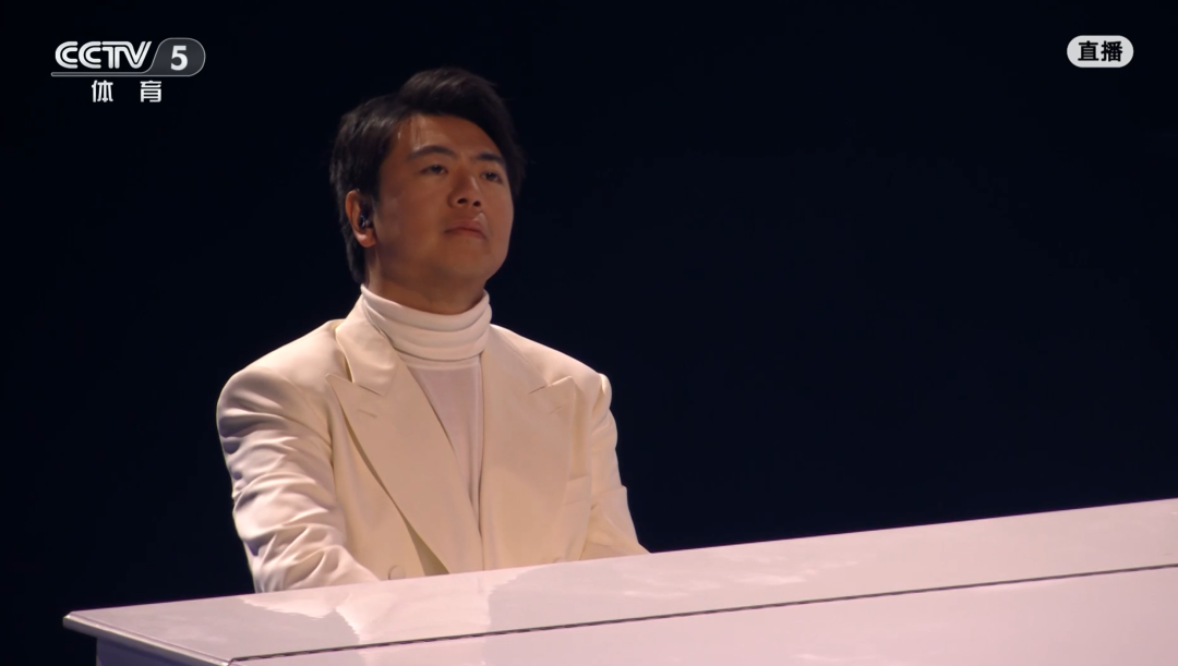 米兰冬奥会开幕,中国代表团亮相,谷爱凌再出征!郎朗时隔18年再登奥运开幕式舞台,奏响《奥林匹克颂》 第1张 米兰冬奥会开幕,中国代表团亮相,谷爱凌再出征!郎朗时隔18年再登奥运开幕式舞台,奏响《奥林匹克颂》 第1张